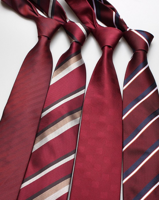 Shengzhou factory direct supply of trendy 8cm red striped hand-tied ties for business formal wear and casual work wear.