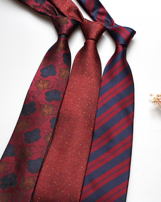Shengzhou factory direct supply of trendy 8cm red striped hand-tied ties for business formal wear and casual work wear.
