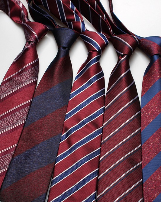 Shengzhou factory direct supply of trendy 8cm red striped hand-tied ties for business formal wear and casual work wear.