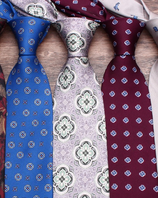 Leier men's floral ties, casual ties for banquets and performances, with cashew pattern ties, Korean-style 9cm neckties. Leier men's floral ties, casual ties for banquets and performances, with cashew pattern ties, Korean-style 9cm neckties.