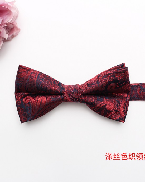 Burgundy paisley cashew pattern square bow tie gift set, two-piece men's business and fashionable wedding bow tie set. Burgundy paisley cashew pattern square bow tie gift set, two-piece men's business and fashionable wedding bow tie set.