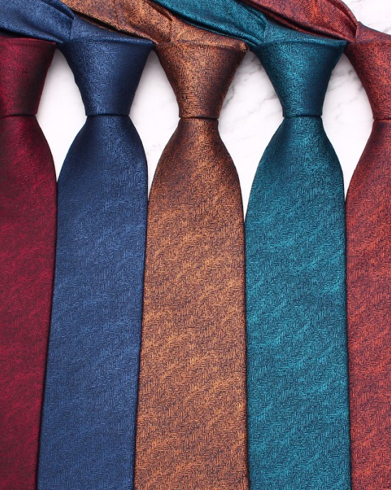 New solid-colored ties, men's business and fashionable polyester hand-tied ties, manufacturers in stock and wholesale, multiple colors available New solid-colored ties, men's business and fashionable polyester hand-tied ties, manufacturers in stock and wholesale, multiple colors available