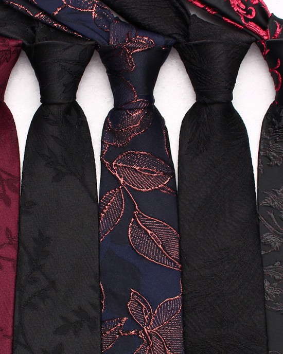 Polyester lamé tie, classic men's 7cm tie, men's burgundy business casual dinner tie. Polyester lamé tie, classic men's 7cm tie, men's burgundy business casual dinner tie.