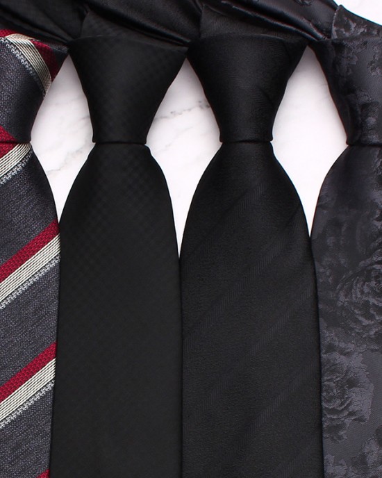 Lei'er spotted men's tie, retro geometric casual fashion tie, yarn-dyed polyester business tie, in stock from the manufacturer. Lei'er spotted men's tie, retro geometric casual fashion tie, yarn-dyed polyester business tie, in stock from the manufacturer.