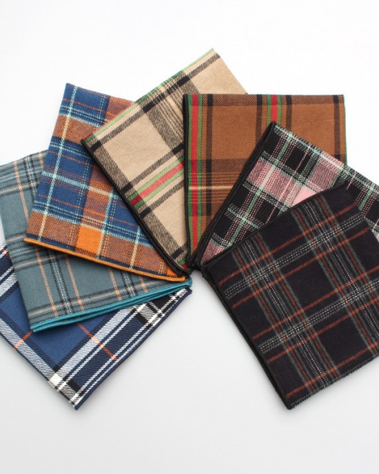 New British-style plaid cotton small square handkerchiefs, available for wholesale, suitable for business suits, shirts, and handkerchiefs. New British-style plaid cotton small square handkerchiefs, available for wholesale, suitable for business suits, shirts, and handkerchiefs.