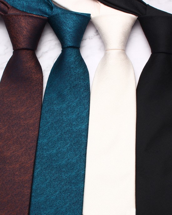 New solid-colored ties, men's business and fashionable polyester hand-tied ties, manufacturers in stock and wholesale, multiple colors available New solid-colored ties, men's business and fashionable polyester hand-tied ties, manufacturers in stock and wholesale, multiple colors available