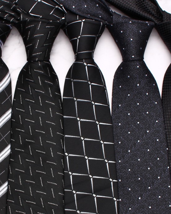 Lei'er spotted men's tie, retro geometric casual fashion tie, yarn-dyed polyester business tie, in stock from the manufacturer. Lei'er spotted men's tie, retro geometric casual fashion tie, yarn-dyed polyester business tie, in stock from the manufacturer.